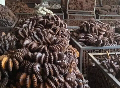 螺旋千斤頂配件存放區(qū)