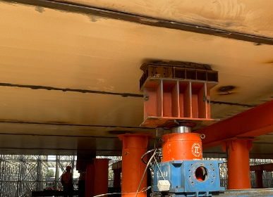 AI人工智能和橋梁千斤頂搭配應(yīng)用為提升鋼箱梁提供技術(shù)保障