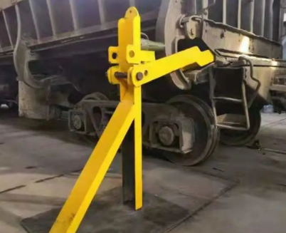 螺旋千斤頂和復(fù)位器底架解決礦廠尾砂車檢修難題