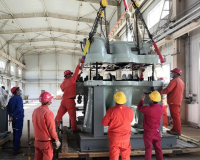 螺旋千斤頂解決乙烯機對中精度調(diào)整難題