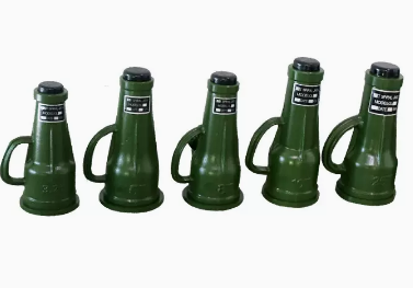 多臺螺旋千斤頂共同頂升時,承載能力不能累積